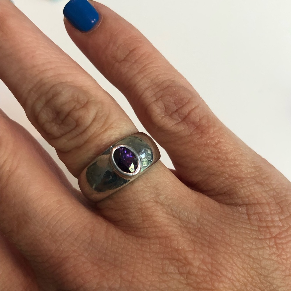 Vintage 90’s sterling silver ring with oval amethyst stone size 6